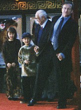 Robin looking in the crowd